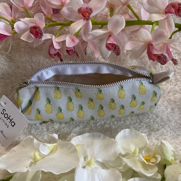 SoHa living sunglass or cosmetic pouch💕 - Picture 1 of 8